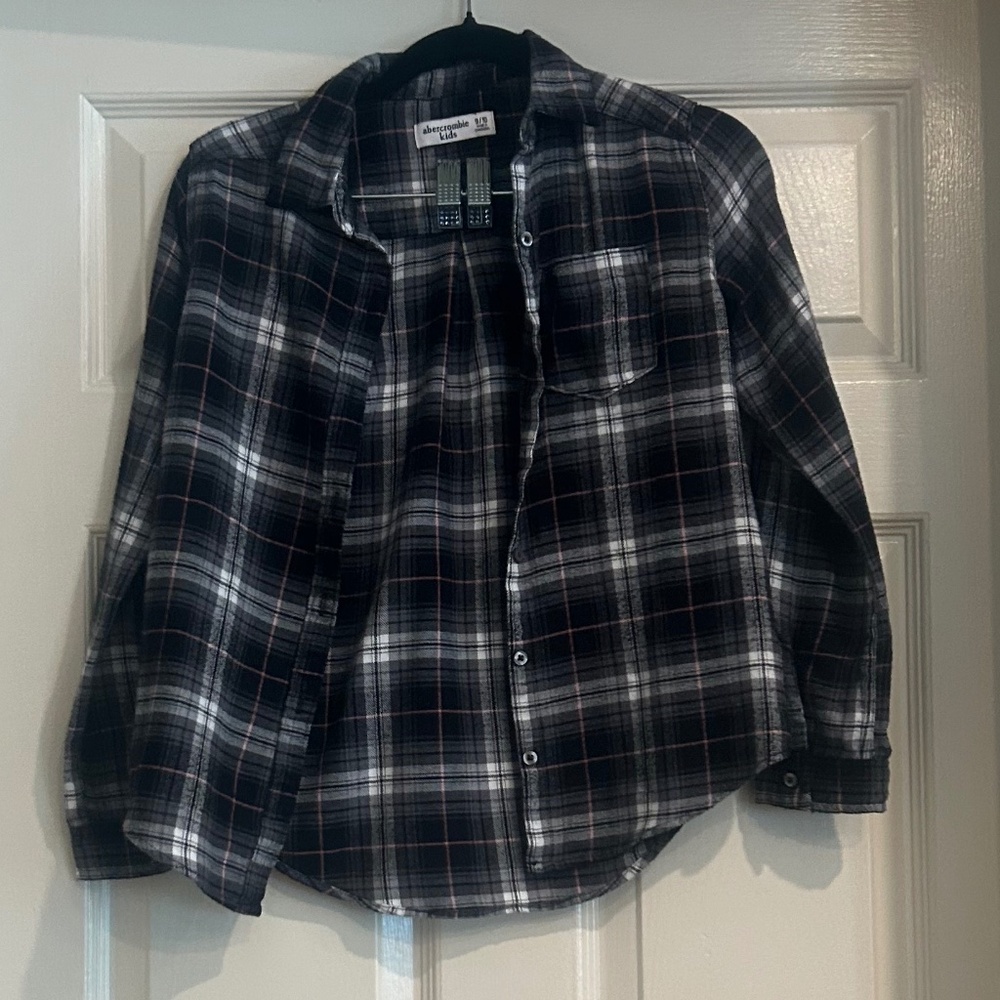 Kids flannel collard button down long sleeve.